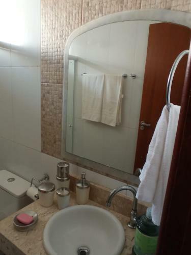 Casa Confort�vel E Espa�osa, Pr�ximo � Orla.