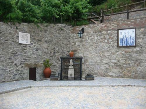 Captivating 2-bed House In Arganil