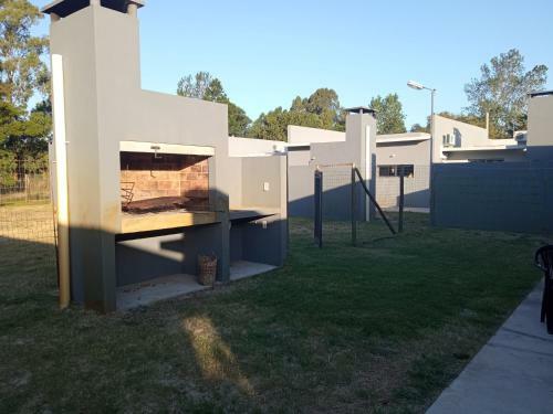 Casa Las Toscas 4 Dorm. 2 Ba�os, Fondo, Parrillero