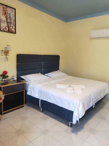 Sunshine View Hotel