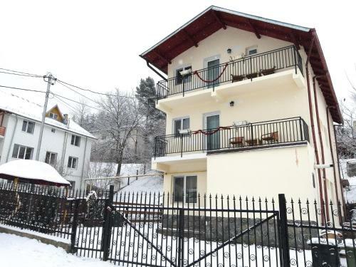 Hostal Casa Zura