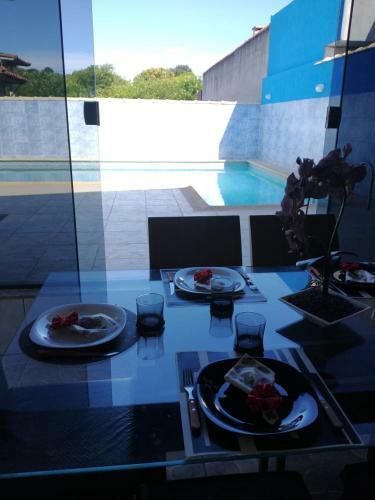 Casa Com Piscina Na Regi�o Dos Lagos - Araruama