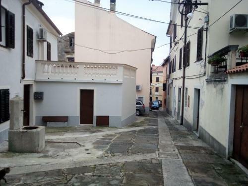 Stone Wall Apartments Izola