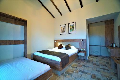 Milyos Hobbit Hotel