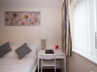 Hostal Dakota Guest House