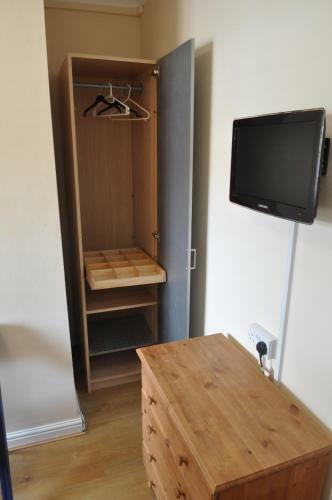 Hostal Debden Guest House