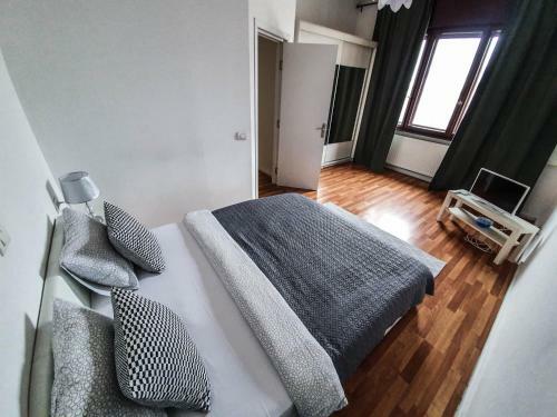 Sunrise Apartments