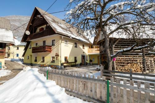 Agroturismo Farmhouse Pri Miklavu