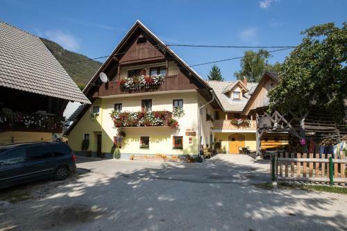 Agroturismo Farmhouse Pri Miklavu
