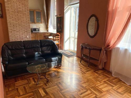Apartment With City History In The Center