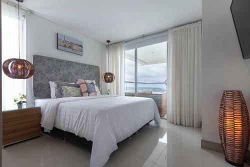3br Chic Oceanfront Apartment With Amazing City And Ocean Views