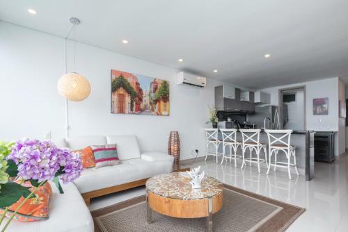 3br Chic Oceanfront Apartment With Amazing City And Ocean Views