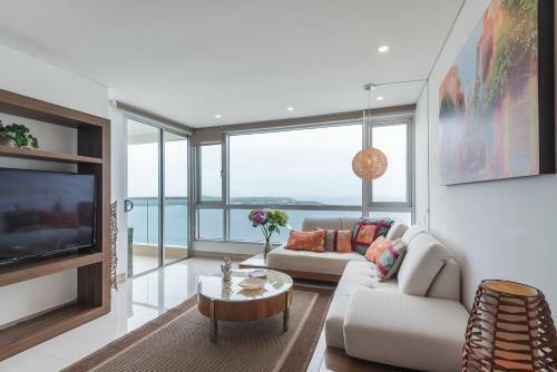 3br Chic Oceanfront Apartment With Amazing City And Ocean Views