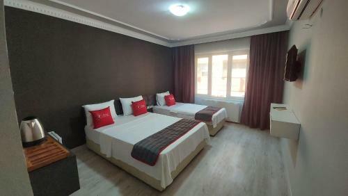 Adal? Hotel & Suites