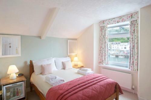 Hostal The Old Bridge House