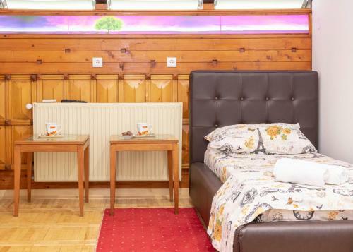 Hostal Fortezza Rooms
