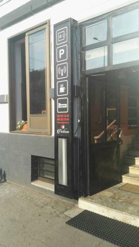 Hostal Fortezza Rooms