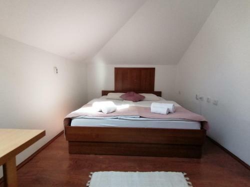 Hostal Mon Accommodation
