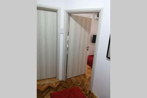 Apartamento Stan U Strogom Centru Ni?a Sa Parking Mestom