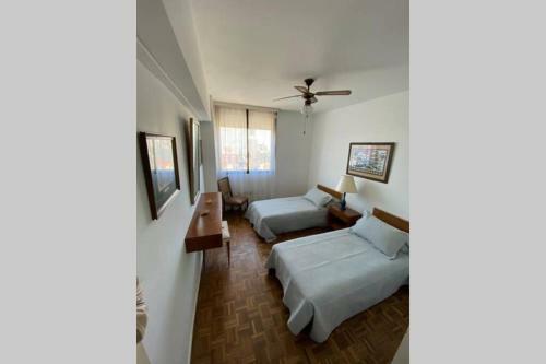 Apartamento En Edificio Uruguay (punta Del Este)