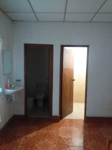 Hostal Bullshark