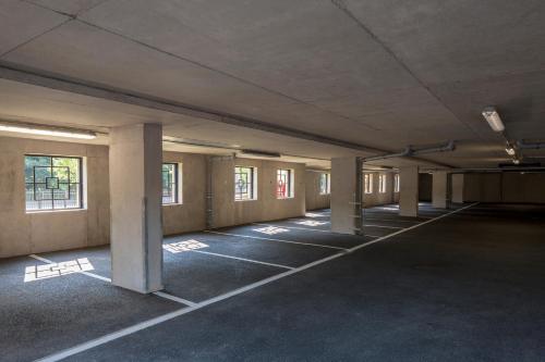 Apartamentos Equinox Place