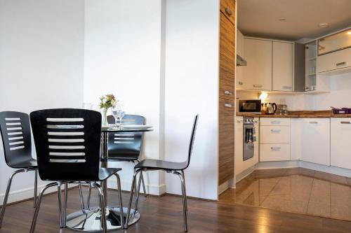 Apartamentos Flexi-lets@wallis Square, Farnborough