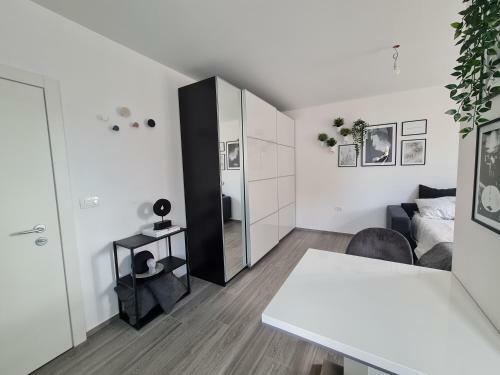 Villa Capris Apartments