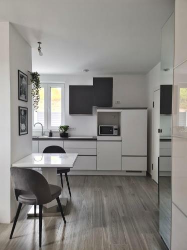 Villa Capris Apartments