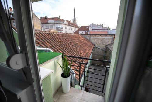 Ema Central Apartment 2