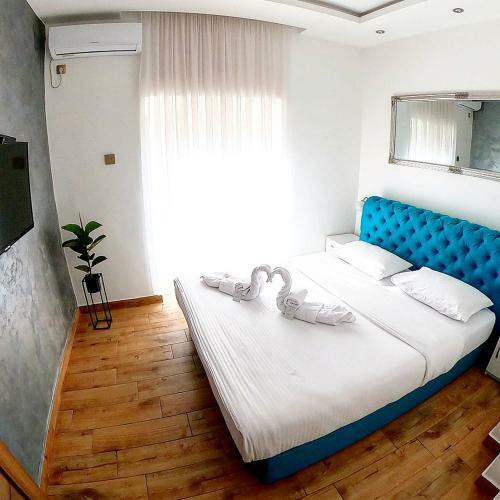 Canti Jacuzzi Apartments