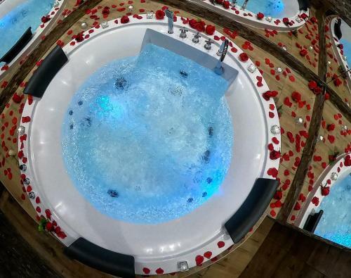 Canti Jacuzzi Apartments