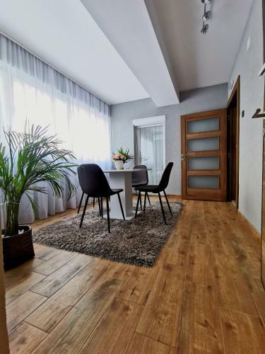 Canti Jacuzzi Apartments
