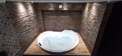 Canti Jacuzzi Apartments