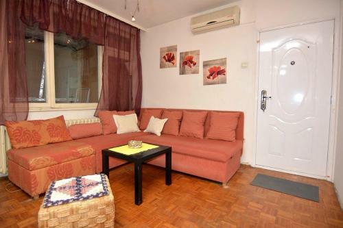 Apartman 3 Sobe - Lokacija Sajam- Bolnica - Stanica