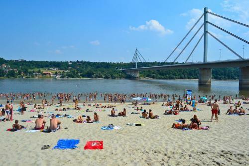 Apartman 3 Sobe - Lokacija Sajam- Bolnica - Stanica