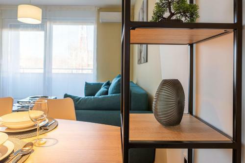 M&t Apartment