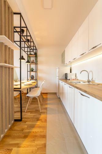 M&t Apartment