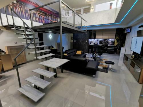 Xspa Apartment Cryptocurrency Pay Available