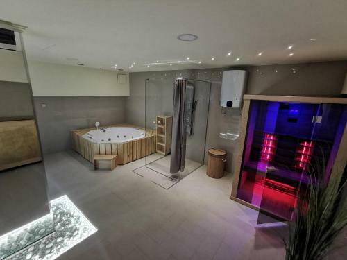 Xspa Apartment Cryptocurrency Pay Available