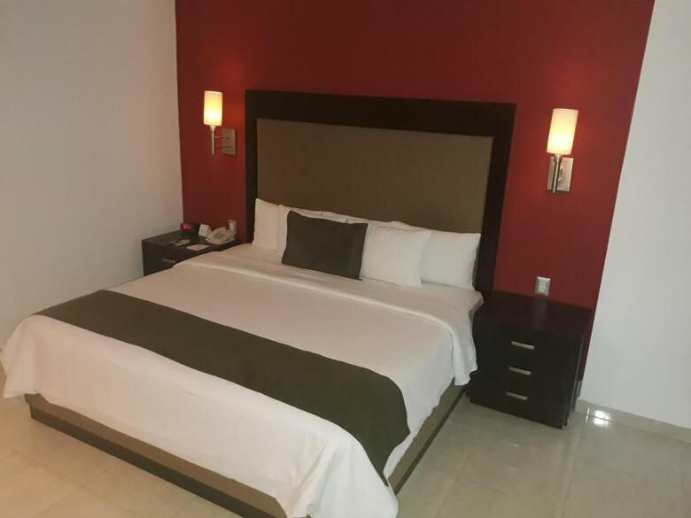 Hotel & Suites Pf