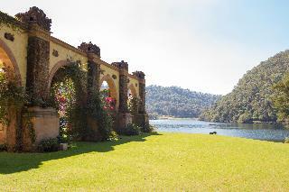 Hotel Sierra Lago