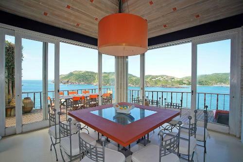 Encantos Da Praia Da Ferradura - Conforto E Requinte!