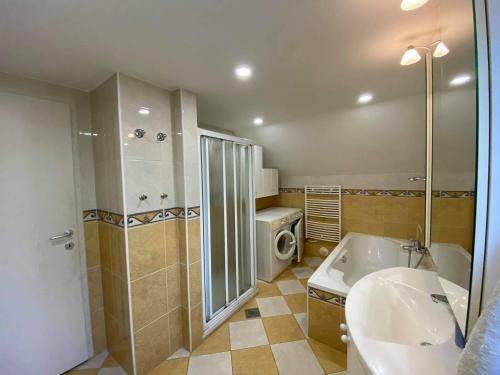 Apartment Kranj - Huge Terrace, Free P, Wi - Fi, AC