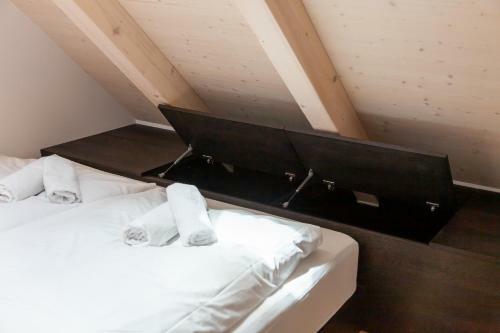 Stylish 2-bed Top-floor Apartment In Kranjska Gora
