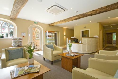 Rushton Hall Hotel And Spa