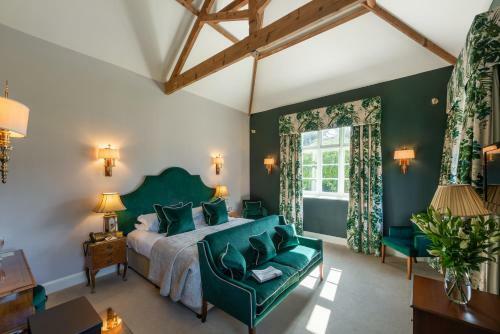 Rushton Hall Hotel And Spa