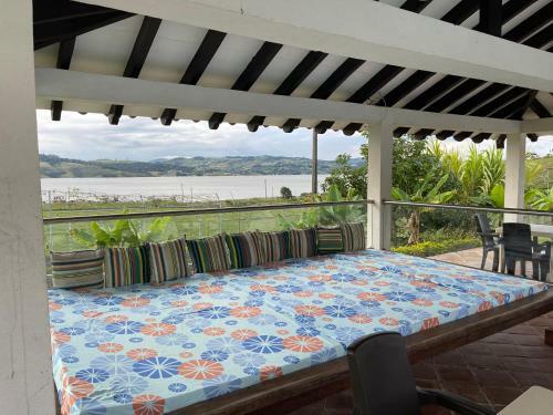 Bed & Breakfast Lake House Calima II