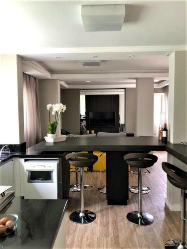 Lindo Apartamento Quadra Mar, Barra Sul
