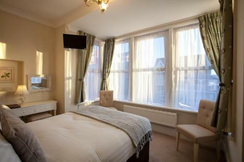 Bed & Breakfast The Castleton Hotel